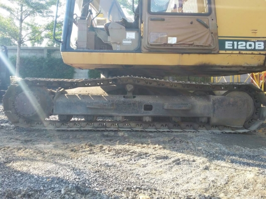 รถขุด CATERPILLAR รุ่น E120B