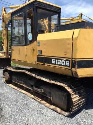 รถขุด CATERPILLAR รุ่น E120B