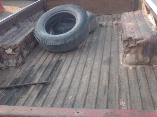 ช้างเหยียบ Datsun ห้าขอไฟนอน