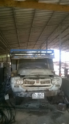 ต้องการขายรถบรรทุก10ล้อหัวยาวดั้มได้1เพลาเครื่อง6BB 145 HP พร้อมไช้งานครับมีสโลวอินเตอร์0861230703ทะเบียนเต็ม