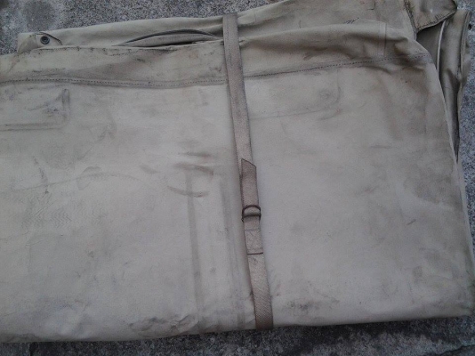 ขายผ้าใบหลังคาเต็มใบ Jeep J-series ตามสภาพ (มาพร้อมเข็มขัดเก็บผ้าใบ) ขายผ้าใบหลังคาเต็มใบ Jeep J-series ตามสภาพ (มาพร้อมเข็มขัดเก็บผ้าใบ)