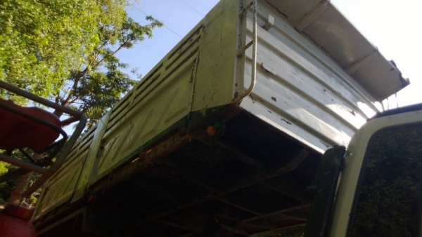 รถฮีโน่ 10 ล้อดั้ม FM3M  240 แรงม้า. ปี 39  สนใจติดต่อ 081 - 6079515