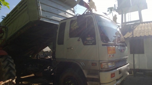 รถฮีโน่ 10 ล้อดั้ม FM3M  240 แรงม้า. ปี 39  สนใจติดต่อ 081 - 6079515