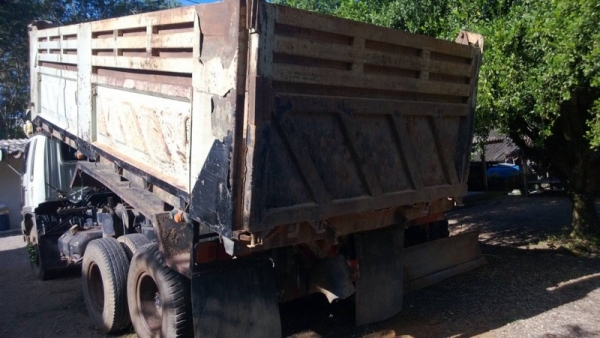 รถฮีโน่ 10 ล้อดั้ม FM3M  240 แรงม้า. ปี 39  สนใจติดต่อ 081 - 6079515