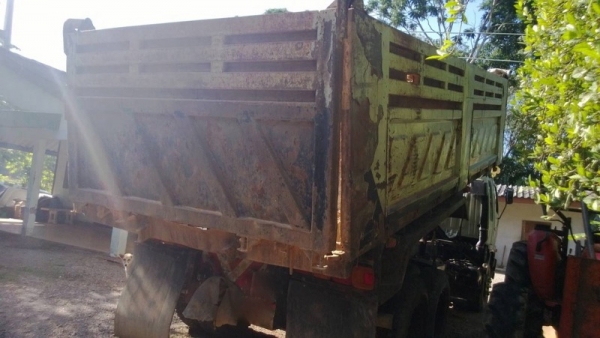 รถฮีโน่ 10 ล้อดั้ม FM3M  240 แรงม้า. ปี 39  สนใจติดต่อ 081 - 6079515