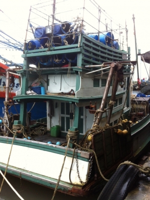ขายเรือประมง พร้อมอุปกรณ์ เรือลาก ขายเรือประมง พร้อมอุปกรณ์ เรือลาก