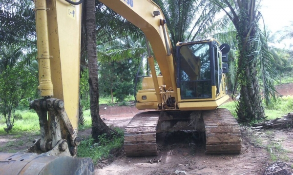 รถแบคโฮ  KOMATSU  PC 160 - 8  ( รถทำงาน 5,xxx กม. )  สนใจติดต่อ 081 - 6079515