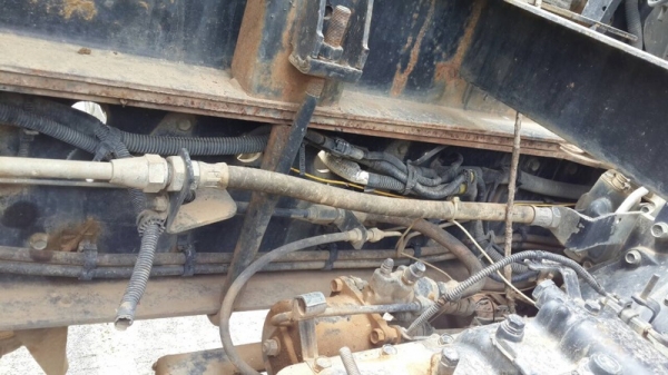 รถฮีโน่ 6  ล้อดั้ม  220 แรงม้า. ปี 50  ( รถวิ่ง 1xx,xxx กม. )  สนใจติดต่อ  081 - 6079515