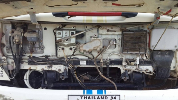 รถฮีโน่ 6  ล้อดั้ม  220 แรงม้า. ปี 50  ( รถวิ่ง 1xx,xxx กม. )  สนใจติดต่อ  081 - 6079515