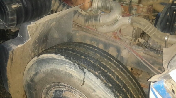 รถฮีโน่ 6  ล้อดั้ม  220 แรงม้า. ปี 50  ( รถวิ่ง 1xx,xxx กม. )  สนใจติดต่อ  081 - 6079515