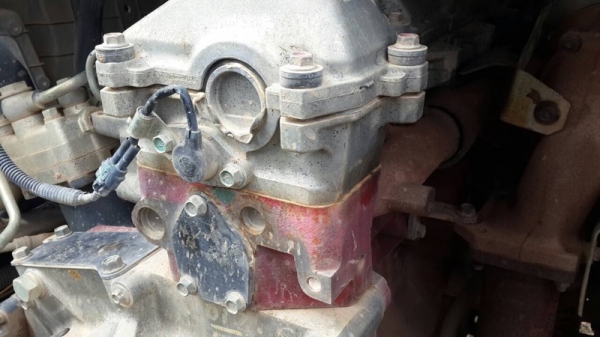 รถฮีโน่ 6  ล้อดั้ม  220 แรงม้า. ปี 50  ( รถวิ่ง 1xx,xxx กม. )  สนใจติดต่อ  081 - 6079515