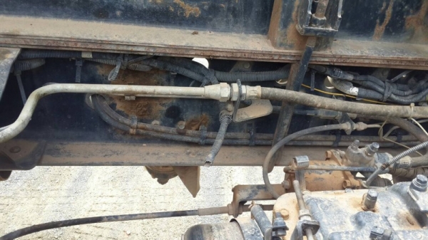 รถฮีโน่ 6  ล้อดั้ม  220 แรงม้า. ปี 50  ( รถวิ่ง 1xx,xxx กม. )  สนใจติดต่อ  081 - 6079515