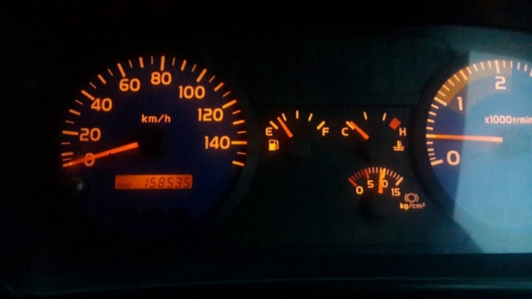 รถฮีโน่ 6  ล้อดั้ม  220 แรงม้า. ปี 50  ( รถวิ่ง 1xx,xxx กม. )  สนใจติดต่อ  081 - 6079515