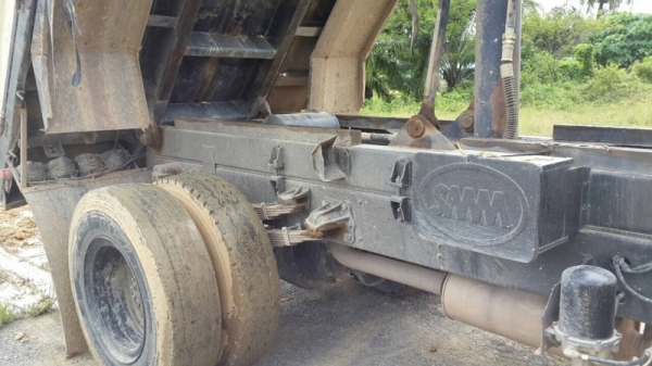 รถฮีโน่ 6  ล้อดั้ม  220 แรงม้า. ปี 50  ( รถวิ่ง 1xx,xxx กม. )  สนใจติดต่อ  081 - 6079515