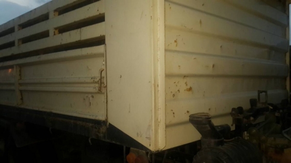 รถฮีโน่ 6  ล้อดั้ม  220 แรงม้า. ปี 50  ( รถวิ่ง 1xx,xxx กม. )  สนใจติดต่อ  081 - 6079515