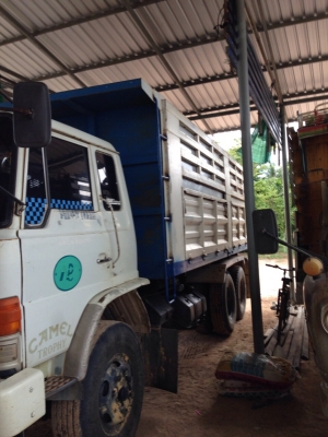 ขายกระบะเหล็กพร้อมคลัชซีเทียม พร้อมปั๊ม กระบอกดั๊ม กระบะยาว6 เมตรสภาพดี ราคาต่อรองได้ โทรเลย