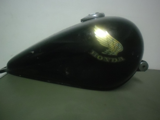 ขายถังฮอนด้า 4สูบ  สภาพสวยๆไม่ผุครับ