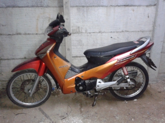 ขายเวฟ125i มีทะเบียนโอนได้   ภาษีปี58  เครื่องดี เดิมๆๆ ระบบไฟใช้งานได้หมด ไมล์ขึ้น