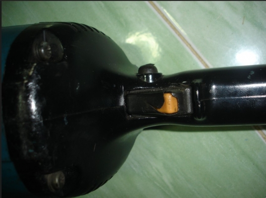 ขายเครื่องเจียรไฟฟ้า ยี่ห้อ makita รุ่น 9607NB ขนาด 7" 1800 วัตต์