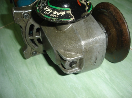 ขายเครื่องเจียรไฟฟ้า ยี่ห้อ makita รุ่น 9607NB ขนาด 7" 1800 วัตต์