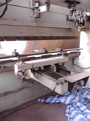 เครื่องพับ8ฟุตพับหนา10mmปี2002ญี่ปุ่นkomatsu