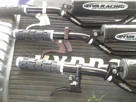 แฮนด์&amp;ปลอกแฮนด์&amp;คันเร่ง riva