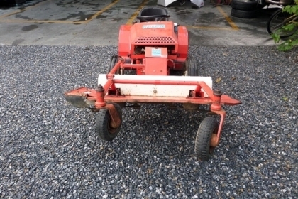 ขาย รถตัดหญ้า RB131  เครื่อง OREC GH 400 9.56 KW (13.0 PH ) แบบนั่งขับ เดินหน้า 3 เกียร์ ถอยหลัง 1 เกียร์ ใบตัดยกไฮโดรลิค สตาร์ทไฟฟ้า ราคา 65,000