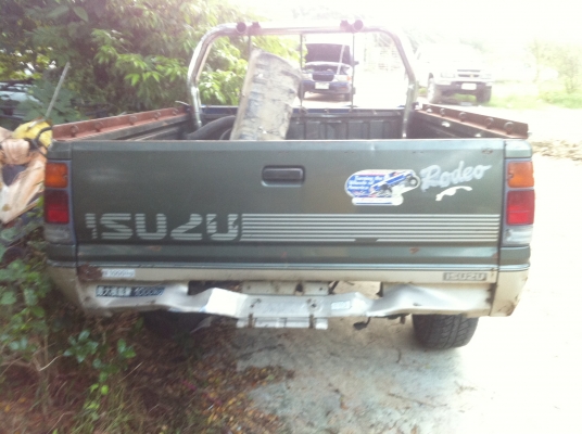 ขายเพลาท้าย isuzu ดราก้อน    7500 บาท
