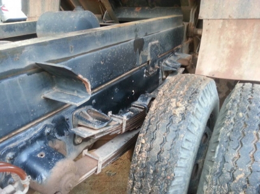 รถฮีโน่ 6 ล้อดั้ม 175 แรงม้า. ปี 54  ( รถวิ่ง 11x,xxx กม. )  สนใจติดต่อ 081 - 6079515