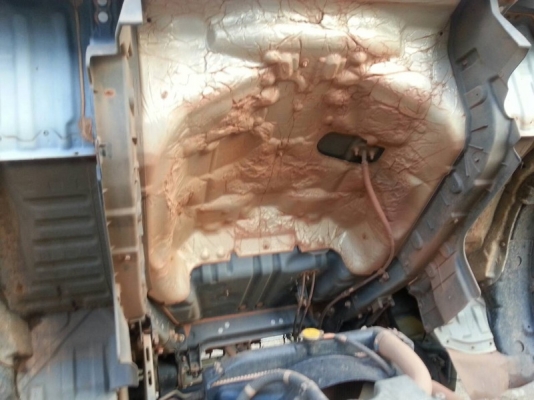 รถฮีโน่ 6 ล้อดั้ม 175 แรงม้า. ปี 54  ( รถวิ่ง 11x,xxx กม. )  สนใจติดต่อ 081 - 6079515