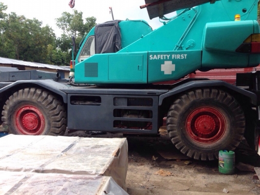 รถเครน 4 ล้อ KOBELCO  / RK 250 - 3  เครน 25 ตัน.  สนใจติดต่อ  081 - 6079515