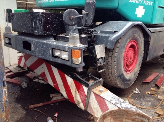 รถเครน 4 ล้อ KOBELCO  / RK 250 - 3  เครน 25 ตัน.  สนใจติดต่อ  081 - 6079515