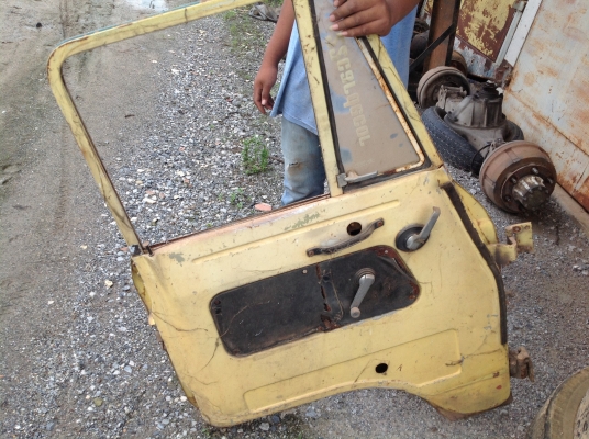 ขายประตูรถฮีโน่ km545สภาพดีไม่ผุ ขายประตูรถฮีโน่ km545สภาพดีไม่ผุ