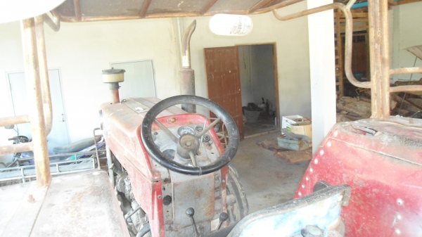 แม๊คซี่  185  ซื้อป้ายแดง  ใช้งานนอ้ยมาก ไม่เคยรับจ้าง ใช้งานในไร่ตัวเอง