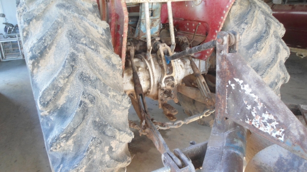 แม๊คซี่  185  ซื้อป้ายแดง  ใช้งานนอ้ยมาก ไม่เคยรับจ้าง ใช้งานในไร่ตัวเอง