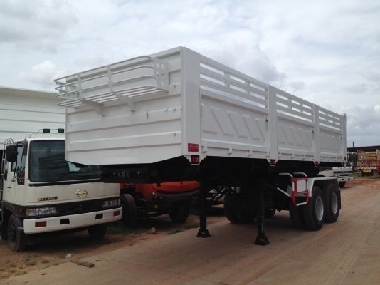 มีหางเซมิ 2 เพลา ยาว 9.10 เมตร ขายค่ะ มี 2 คันต่อใหม่หมดทุกชิ้นค่ะ พร้อมใช้ คุยกันก่อนค่ะ จัดไฟแนนซ์ได้ค่ะ โทร.085-3034416  091-8790642