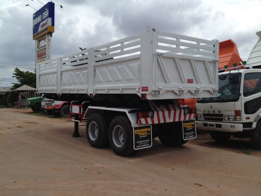 มีหางเซมิ 2 เพลา ยาว 9.10 เมตร ขายค่ะ มี 2 คันต่อใหม่หมดทุกชิ้นค่ะ พร้อมใช้ คุยกันก่อนค่ะ จัดไฟแนนซ์ได้ค่ะ โทร.085-3034416  091-8790642