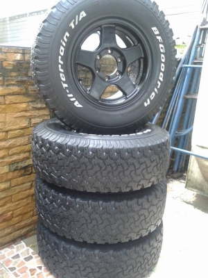 ใครอยากหล่อเชิญทางนี้ max 16x8 สีดำ + BF all 265/75/16 สภาพแจ่มๆราคา 1xxxx ครับ