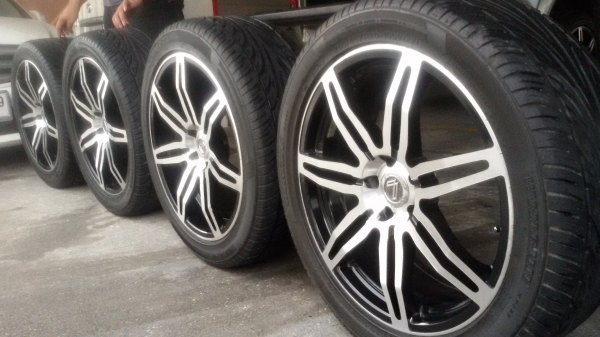 ขายล้อแม็ค Lenso ขอบ 20 นิ้ว 5 รู พร้อมยาง 255/45/50