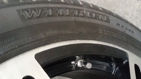 ขายล้อแม็ค Lenso ขอบ 20 นิ้ว 5 รู พร้อมยาง 255/45/50