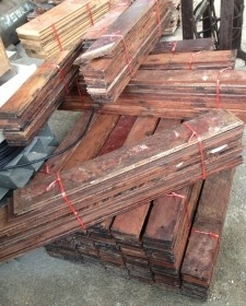 ไม้พื้นมะค่าหน้า 4 รางลิ้นไม้เก่าสภาพสวยๆครับไม้มะค่าเก่ารางลิ้นสวยๆรับหน้า 4  นิ้ว หนา 2 ซ.ม กว่า เป็นไม้พื้นครับ  ราคาตารางเมตรละ 950 บาทครับราคานี้คุมรับ