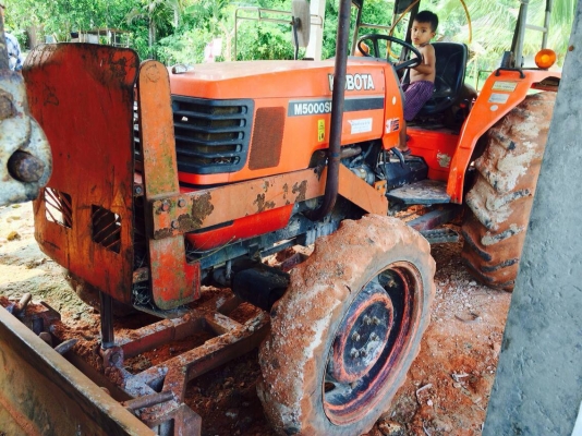 (มี2รายการ)ขายแยกหรือเหมา อ่านรายละเอียดได้..6ล้อ195แรงยาง900กับรถไถรุ่นM5000..เล่มทะเบียนพร้อมทั้ง2 รถห้างแท้....รถบ้าน