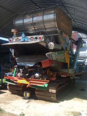 ขายรถเกี่ยวข้าว ยุทธนาการชาง อุ้ม 2.8 ตัน  ปี 54  เครื่อง 210 เทอร์โบตัวเดิน 12 ปั้มไดกิ้น 23