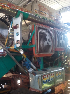 ขายรถเกี่ยวข้าว ยุทธนาการชาง อุ้ม 2.8 ตัน  ปี 54  เครื่อง 210 เทอร์โบตัวเดิน 12 ปั้มไดกิ้น 23