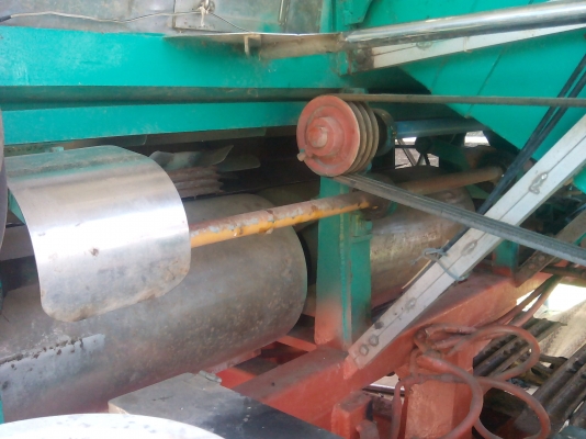 ขายรถเกี่ยวข้าว ยุทธนาการชาง อุ้ม 2.8 ตัน  ปี 54  เครื่อง 210 เทอร์โบตัวเดิน 12 ปั้มไดกิ้น 23