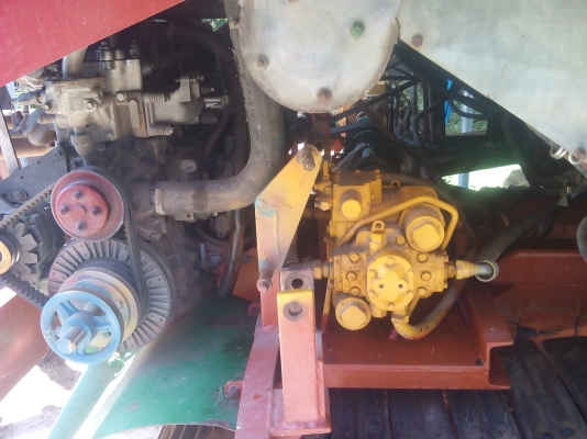 ขายรถเกี่ยวข้าว ยุทธนาการชาง อุ้ม 2.8 ตัน  ปี 54  เครื่อง 210 เทอร์โบตัวเดิน 12 ปั้มไดกิ้น 23