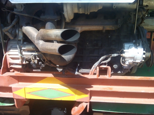 ขายรถเกี่ยวข้าว ยุทธนาการชาง อุ้ม 2.8 ตัน  ปี 54  เครื่อง 210 เทอร์โบตัวเดิน 12 ปั้มไดกิ้น 23