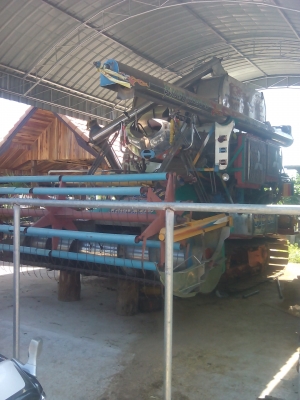 ขายรถเกี่ยวข้าว ยุทธนาการชาง อุ้ม 2.8 ตัน  ปี 54  เครื่อง 210 เทอร์โบตัวเดิน 12 ปั้มไดกิ้น 23