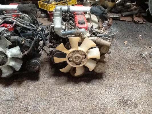 ขายครับเครื่องบิกเอมฝาแดงBD25สภาพสวยๆครับพรัอมเกียร์มีใบคลุมเครื่องครับขายที่45000พร้อมรับประกันชินงานครับ