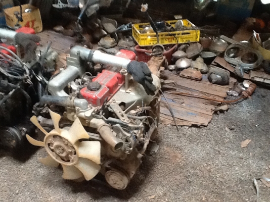 ขายครับเครื่องบิกเอมฝาแดงBD25สภาพสวยๆครับพรัอมเกียร์มีใบคลุมเครื่องครับขายที่45000พร้อมรับประกันชินงานครับ